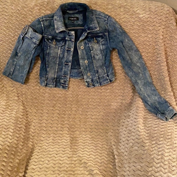 Jean jacket - Picture 1 of 1